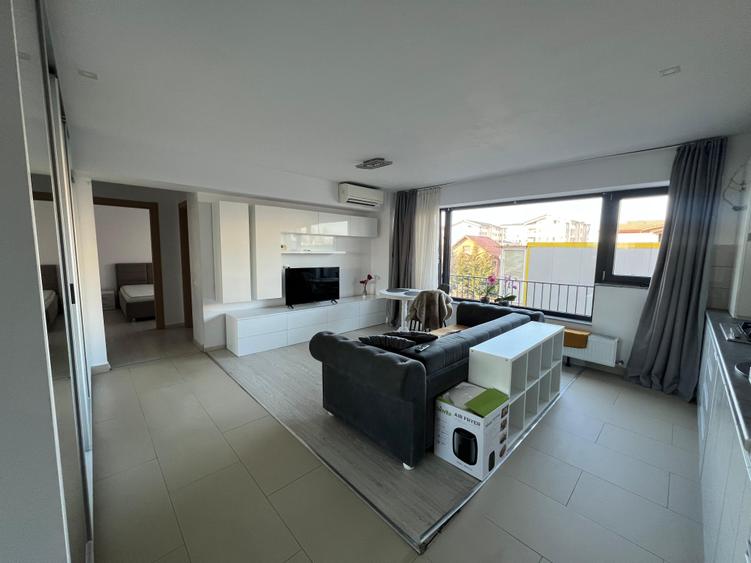 Apărătorii Patriei 2 camere, centrala proprie , loc de parcare - 3