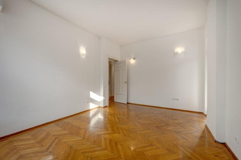 Vila cu arhitectura distincta, 7 camere, renovata, intr-o locatie exclusivista - 41