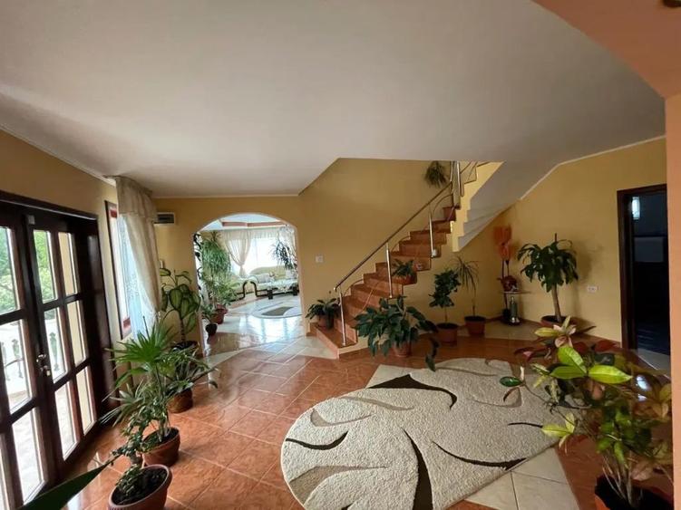 Vila superba 400 m2 cu 5000m2 teren Roznov - 8