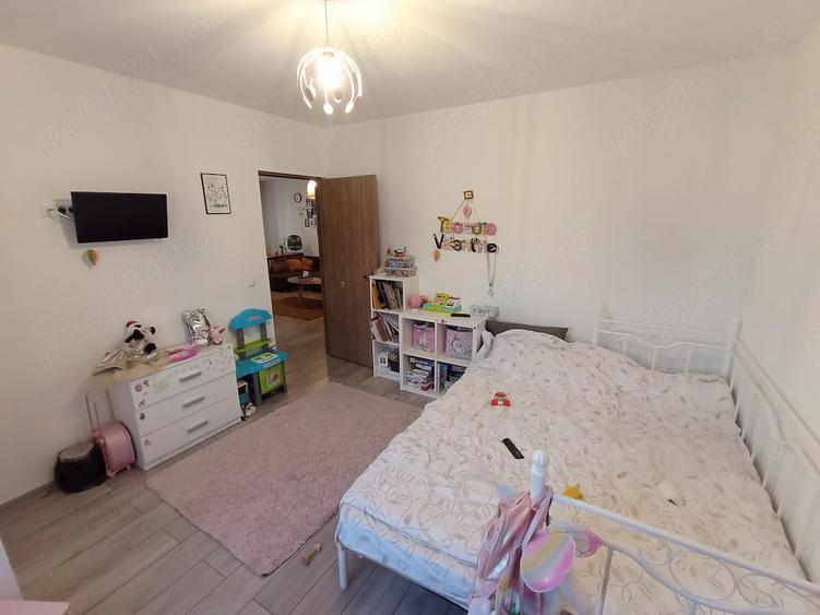Casă cu 6 camere cu Teren 400 Mp în Horpaz