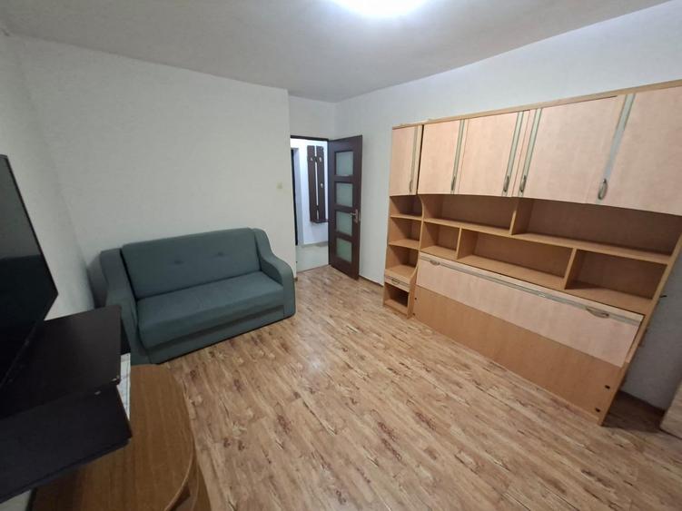 Garsonieră decomandată în Metalurgie