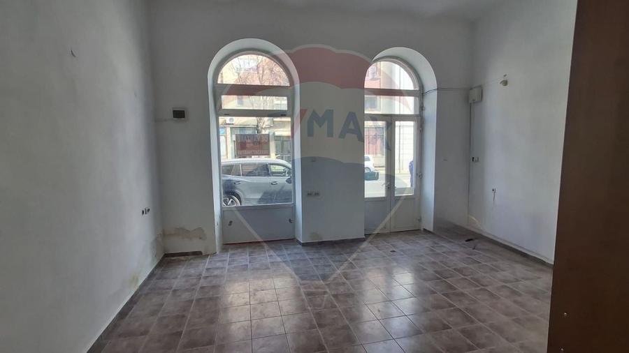 Spațiu comercial de închiriat central pentru afaceri mici, Mărășești 7 - 1