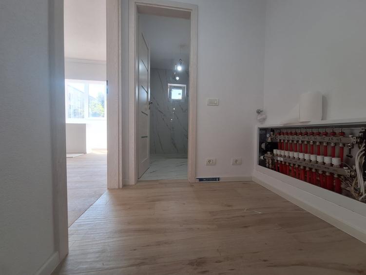 Apartament cu 3 camere decomandat în Dâmbovița