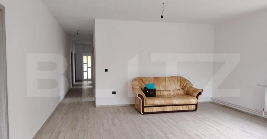Casa de vanzare, cu 6 camere, 288 mp, zona Voinesti - 6