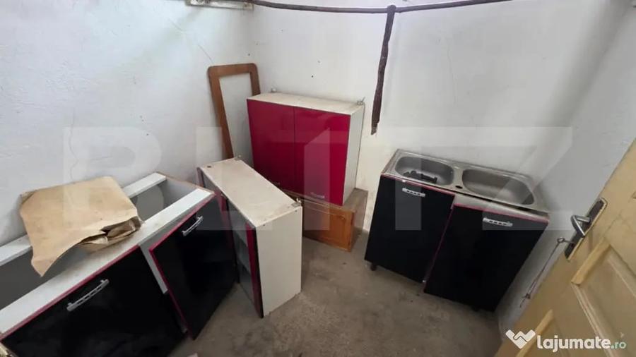 Casă cu 2 camere cu Teren 3200 Mp în Central