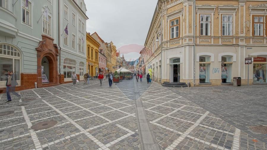 Apartament cu potential deosebit, pe str. Republicii - Centrul Istoric - 2