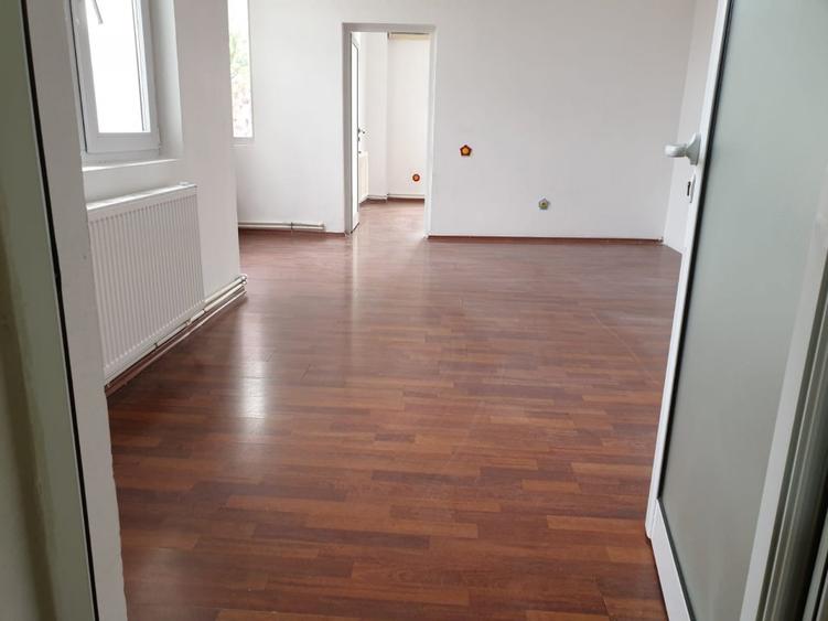 PARTICULAR TITULESCU-METROU BASARAB vila , IDEAL FIRMA,5 cam 1300 eur - 4