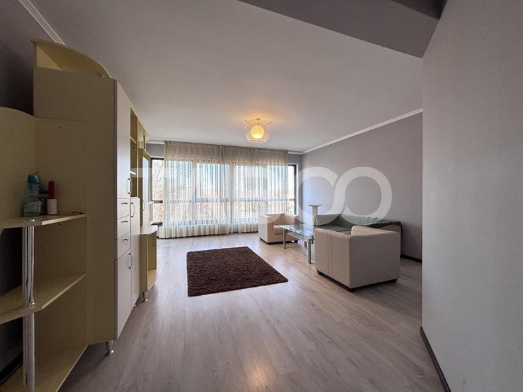 De vanzare apartament foarte spatios cu terasa si priveliste - 2