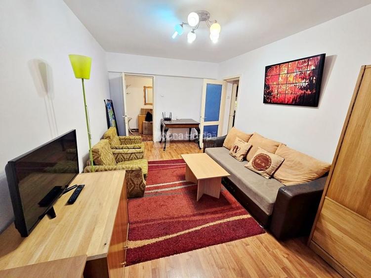 Piata Unirii, 2 camere decomandat, ready to move