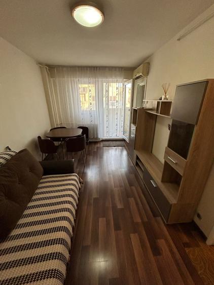 Panduri,13 Septembrie,Academia Militara Metrou 7 Min,C Anaf - 2