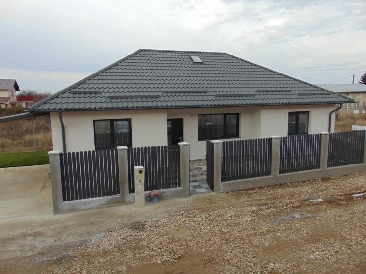 FARA COMISIOANE casa cu 4 camere 2 bai PARTER cu placa pod terasa merita vazuta - 15