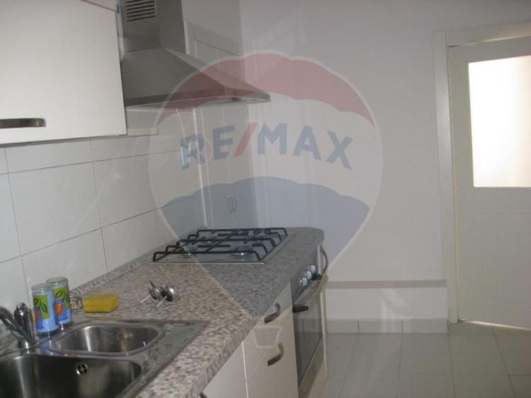 Apartament 6 camere decomandat - 14