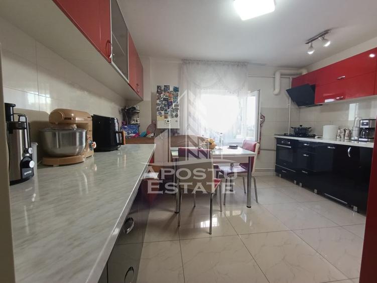 Apartament 4 camere, decomandat, 3 dormitoare, 2 bai, zona Fratelia. - 4