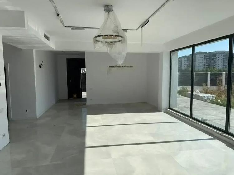 Vila  deosebita 5 dormitoare 2025 langa Autoklass Dobroiesti! - 10