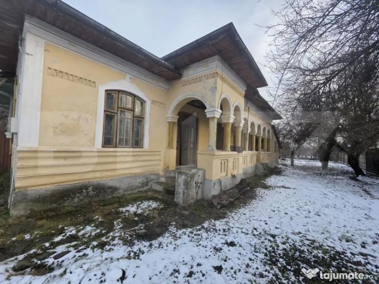 Casa de vanzare, 667 mp, zona Razvad - 1