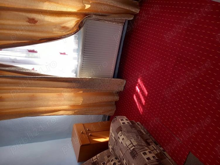 Vand in ora?ul Bumbe?ti Jiu apartament cu 3 camere, decomandat, etaj 2. - 4