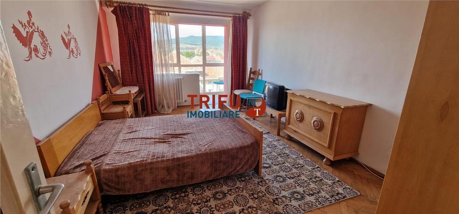 Apartament cu 3 camere decomandat, mobilat în Ampoi 1