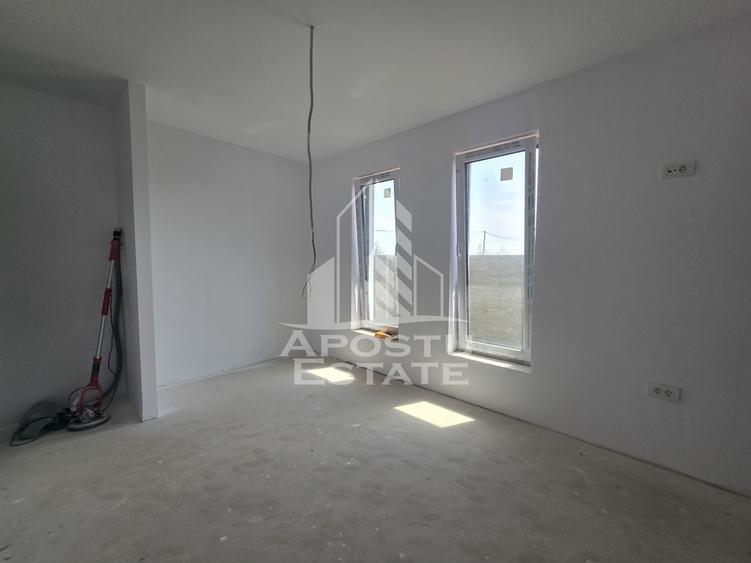 Jumatate de duplex pe parter cu 3 camere si 2 bai, Sag - 3