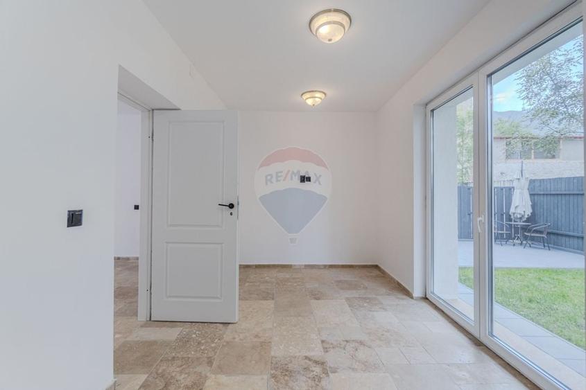 COMISION 0 | Birou modern si luminos la casa cu gradina privata - 17