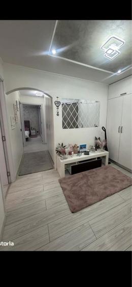 DIRECT PROPRIETAR!Apartament 3 camere modificat in 4,Comisia Centrala - 2