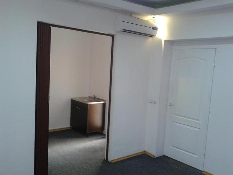 Piata Iancului, metrou, vila P+1E+M cu 5 camere, 3 bai - 5