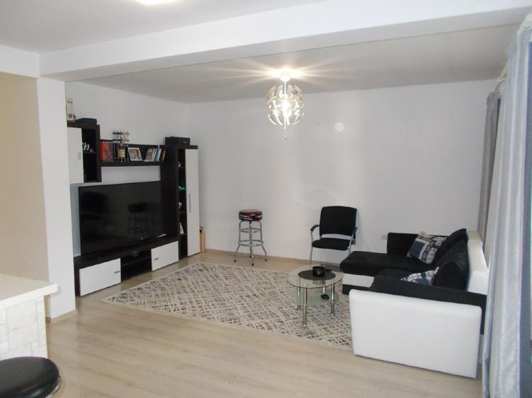 Casa Parter+Parter+Mansarda, Ianova, 5 camere, 720 mp teren - 1