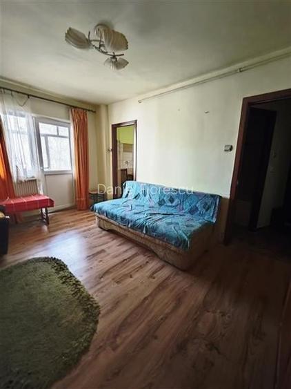 Vanzare garsoniera decomandata in bloc de apartamente, zona Racadau Vanzare garsoniera decomandata in bloc de apartamente, zona Racadau