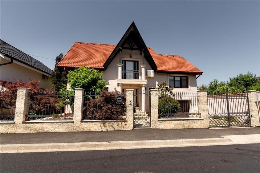 RECO Vila cu 5 camere str. Apateului- zona Nufarul - 1