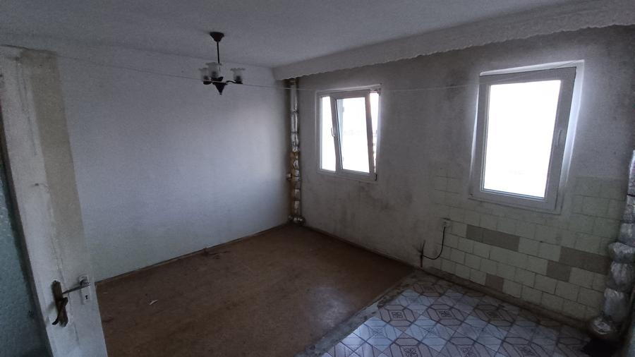 Apartament cu 2 camere semidecomandat în Narcisa