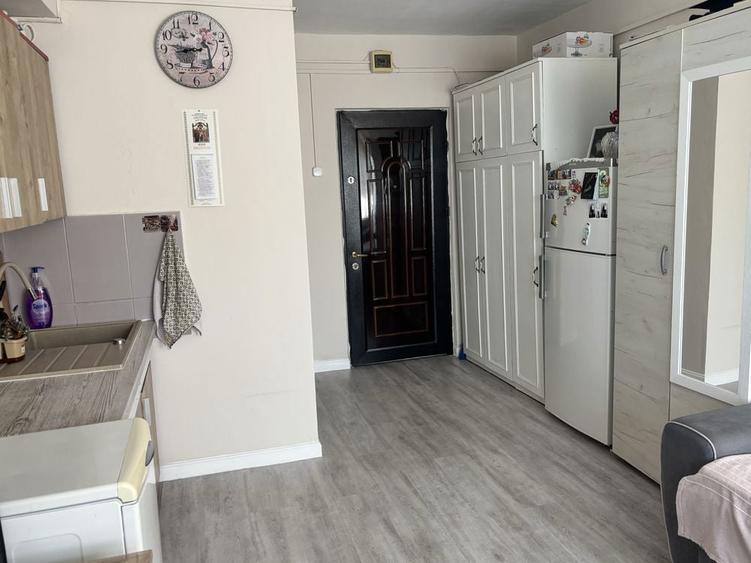 Garsoniera 24 mp , Et 2 , Stare perfecta si complet utilata - 2