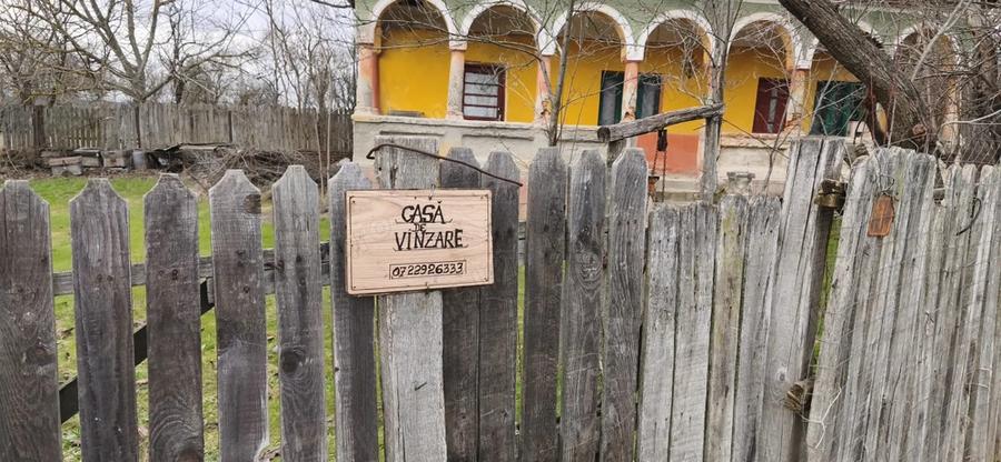 Casa de vanzare pe strada Olteniei in sat Fauresti, comuna Faure?ti, jude?ul Valcea la 23 km de Bal - 1