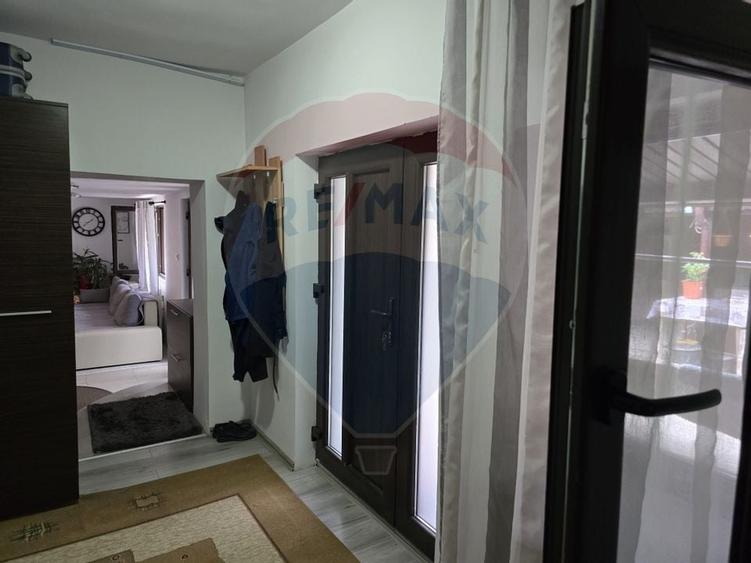 Casa / Vila cu 5 camere de vanzare - 9