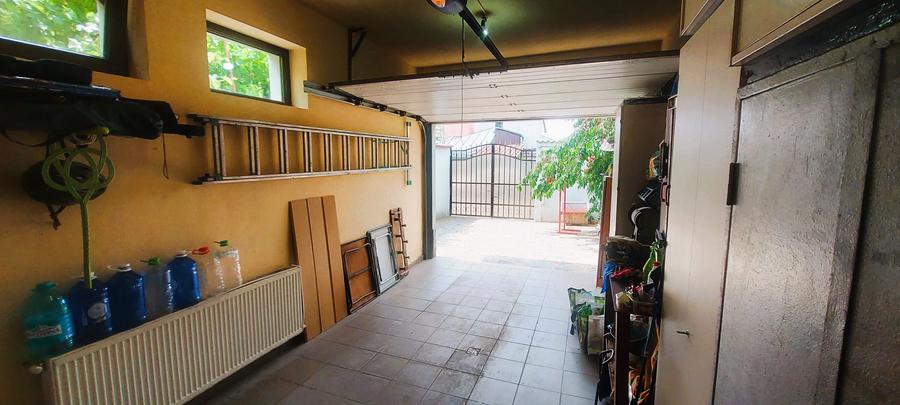 Industriilor-cartier 23 August, P+1, garaj si anexe,teren 389m.p.,comision0%. - 50