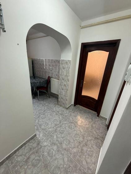 Apartament 2 camere- Zona Stadion - Semidecomandat-An constructie 1964 - 1