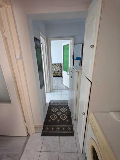 Apartament cu 2 camere, decomandat,  zona Podu Ros - 8