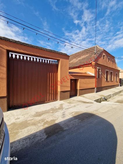 Casă cu 3 camere cu Teren 2628 Mp în Racoș