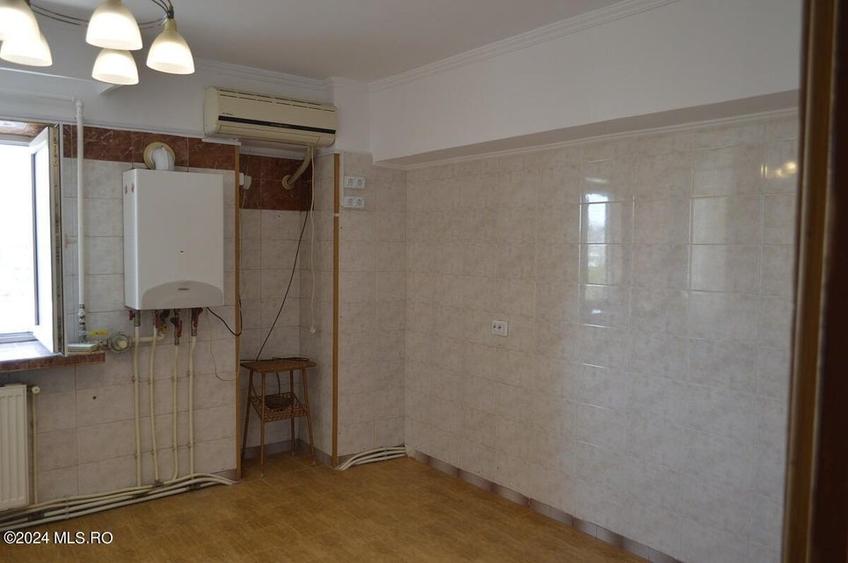 	Centru - Apartament 4 camere - 103 mp, 3 balcoane, loc de parcare! - 11