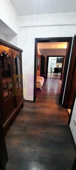 Vanzare apartament 2 camere in zona Unirii stradal, cu vedere fata - 2