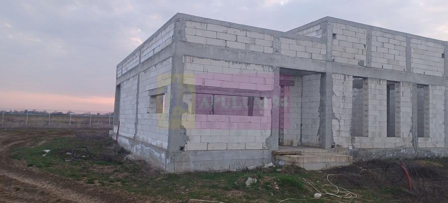 Săbăreni, casă la rosu 116 mp utili, curte 607 mp - 1