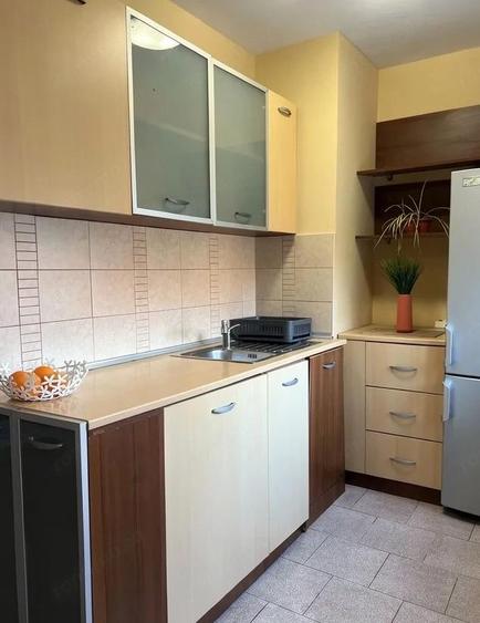 Apartament de inchiriat 3 camere zona Tractorul - 2
