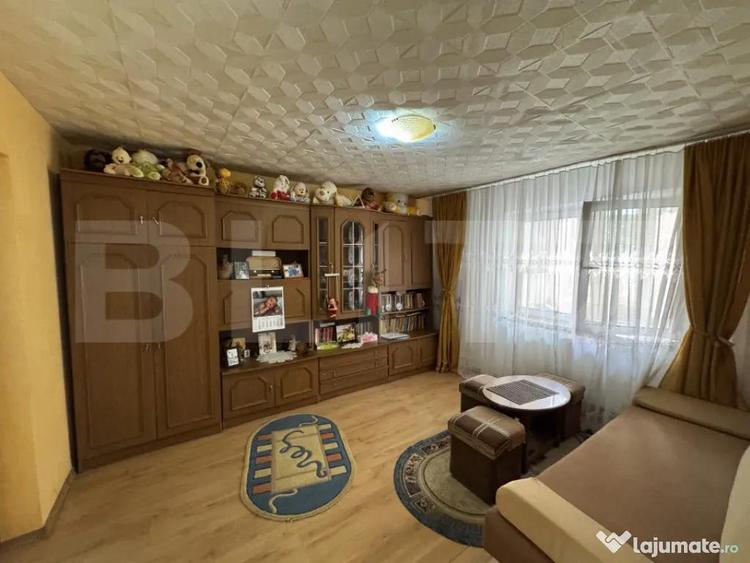 Apartament cu 3 camere, 45 mp, zona 23 August - 7