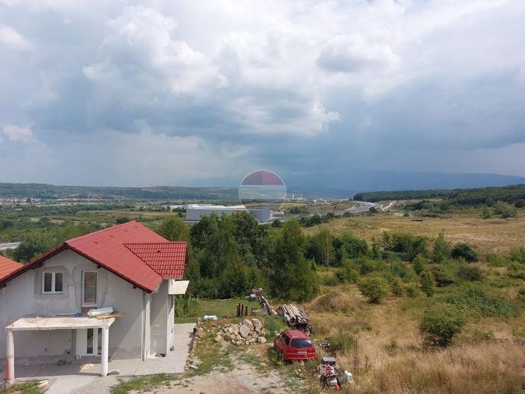 Casă individuală cu 6 camere cu Teren 515 Mp în Șelimbăr
