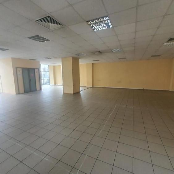 Spatiu Ultracentral, etaj 1, suprafata = 200 mp - 2