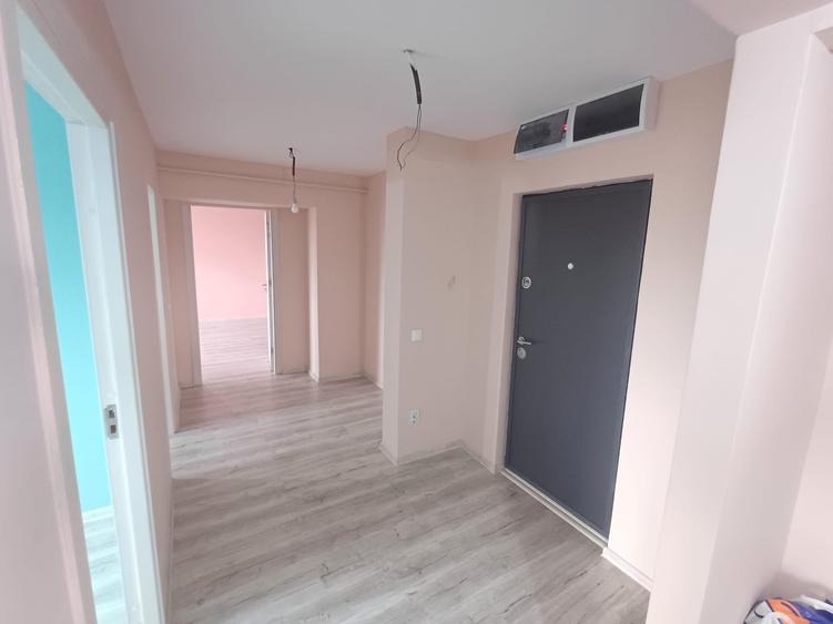 Vanzare 3 camere-Imobiliare MAXICONFORT - 1