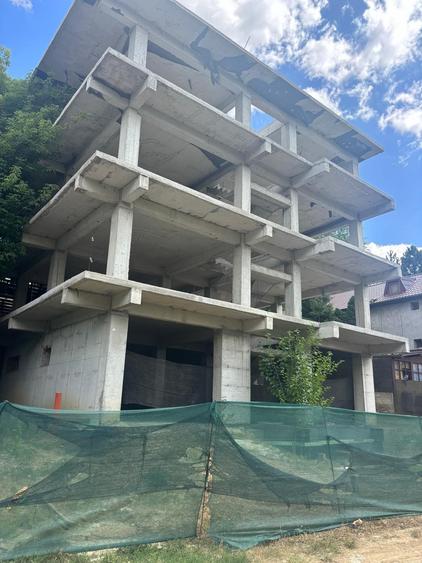 Cladire la rosu din 2018 cu 2 etaje in Copou - Bellevue - 1