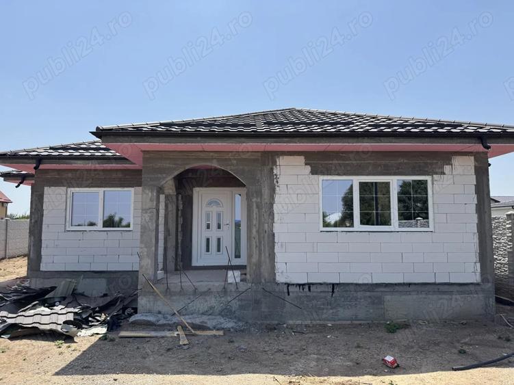 Casa Parter zona Hanul cu Ponei toate utilitatile - 1