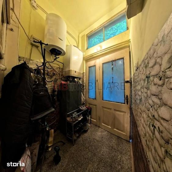 Casă cu 6 camere cu Teren 373 Mp în Cotroceni