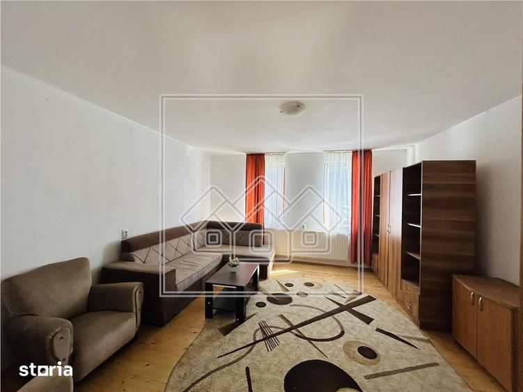 Casă cu 4 camere cu Teren 626 Mp în Central