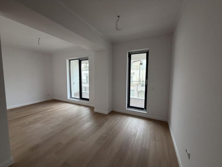 Apartament cu 3 camere decomandat în Herăstrău