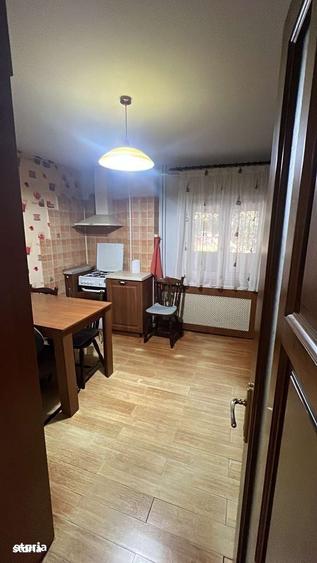 Apartament cu 3 camere decomandat în George Enescu